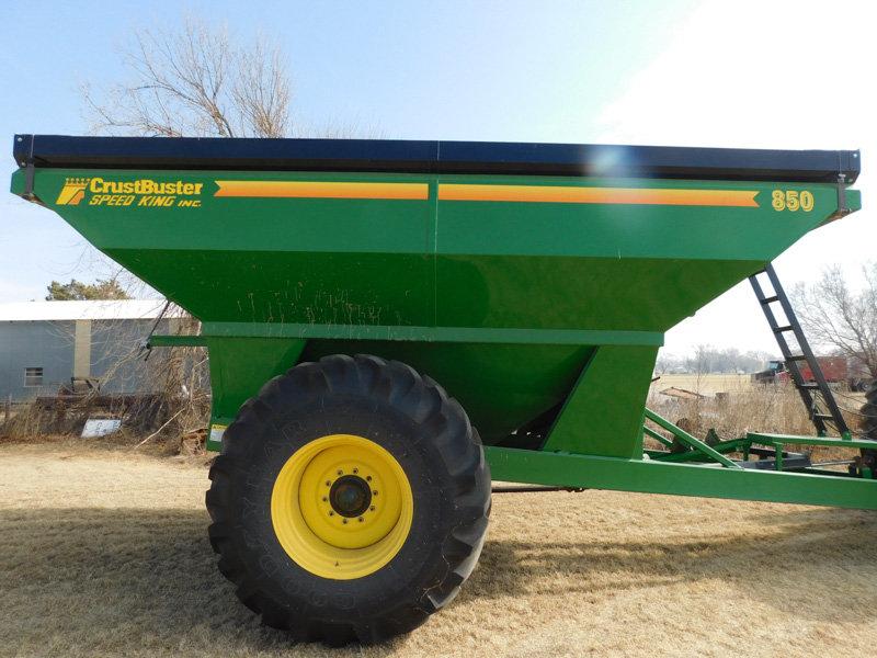 2012 Crustbuster 850 Grain Cart