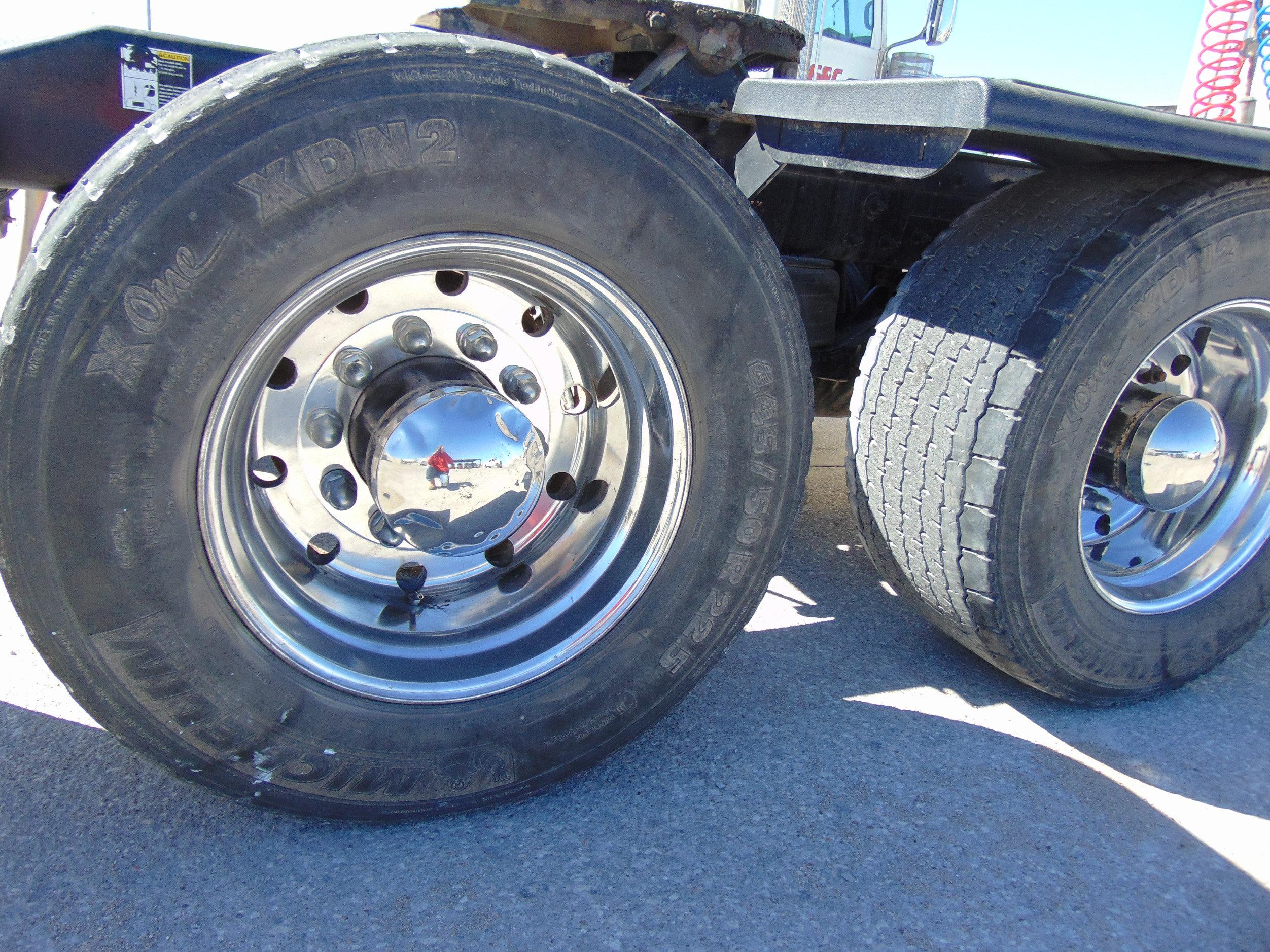 2013 Peterbilt Day Cab Truck