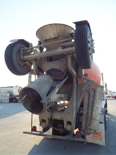 2014 Freightliner McNeilus Mixer Truck