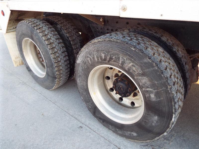 2014 Freightliner McNeilus Mixer Truck