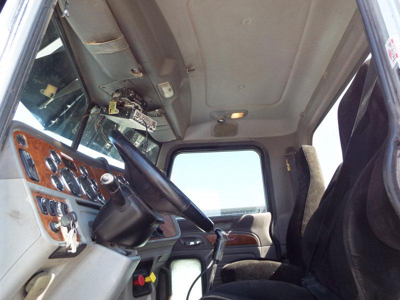 2006 Peterbilt Day Cab Truck