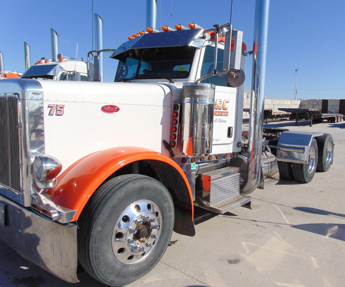 2006 Peterbilt Day Cab Truck