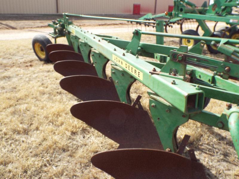 John Deere 3100 6-18 Mowboard Plow