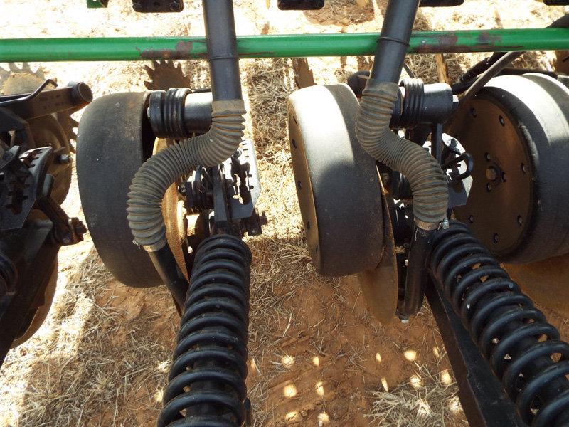 John Deere 1560 No Till Drill, Yetter Marker