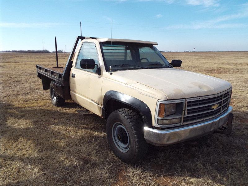 Chevrolet 2500 Cheyenne w/Butler Bed