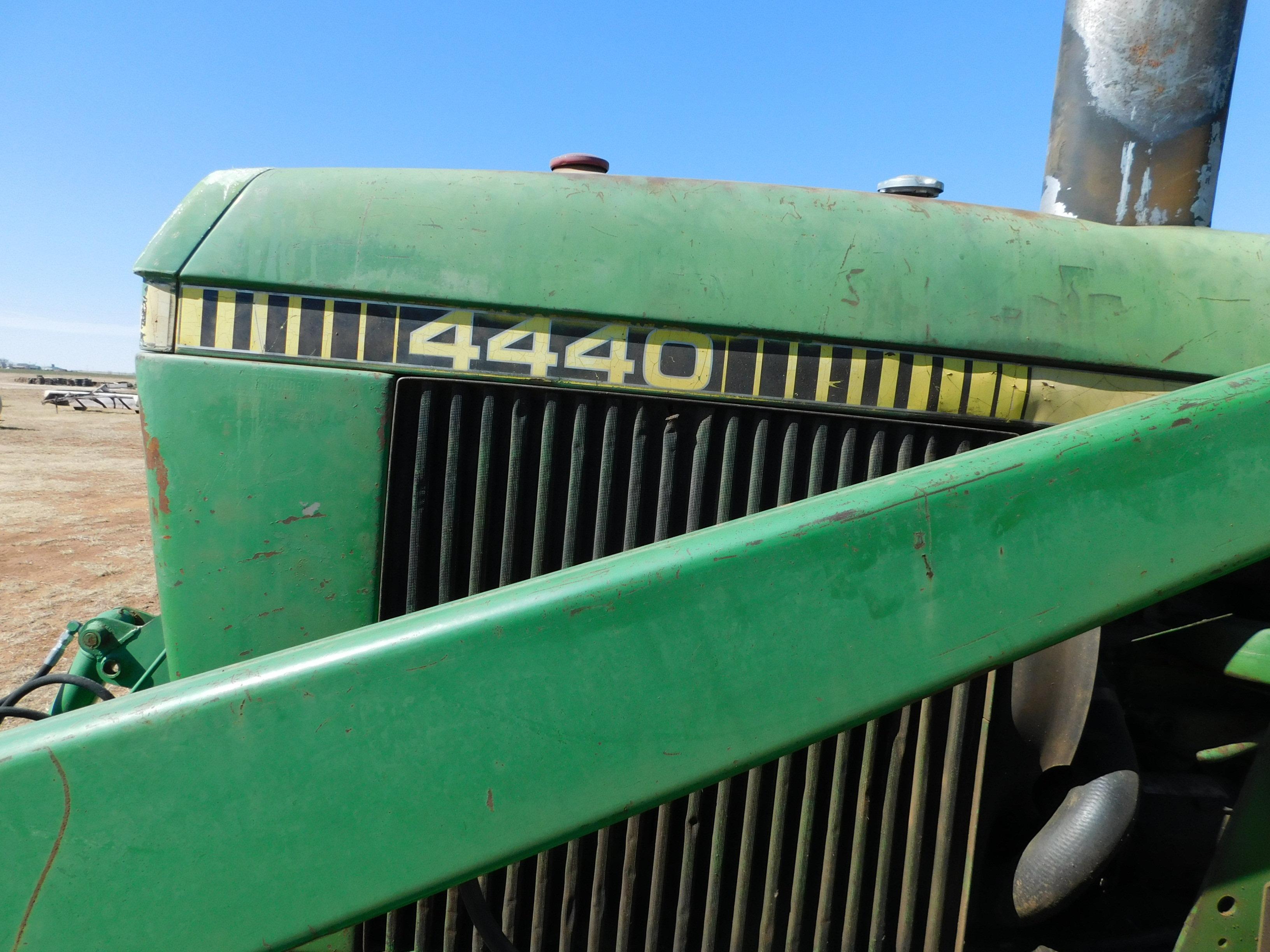 John Deere 4440 Tractor w/JD 725 Loader Bucket