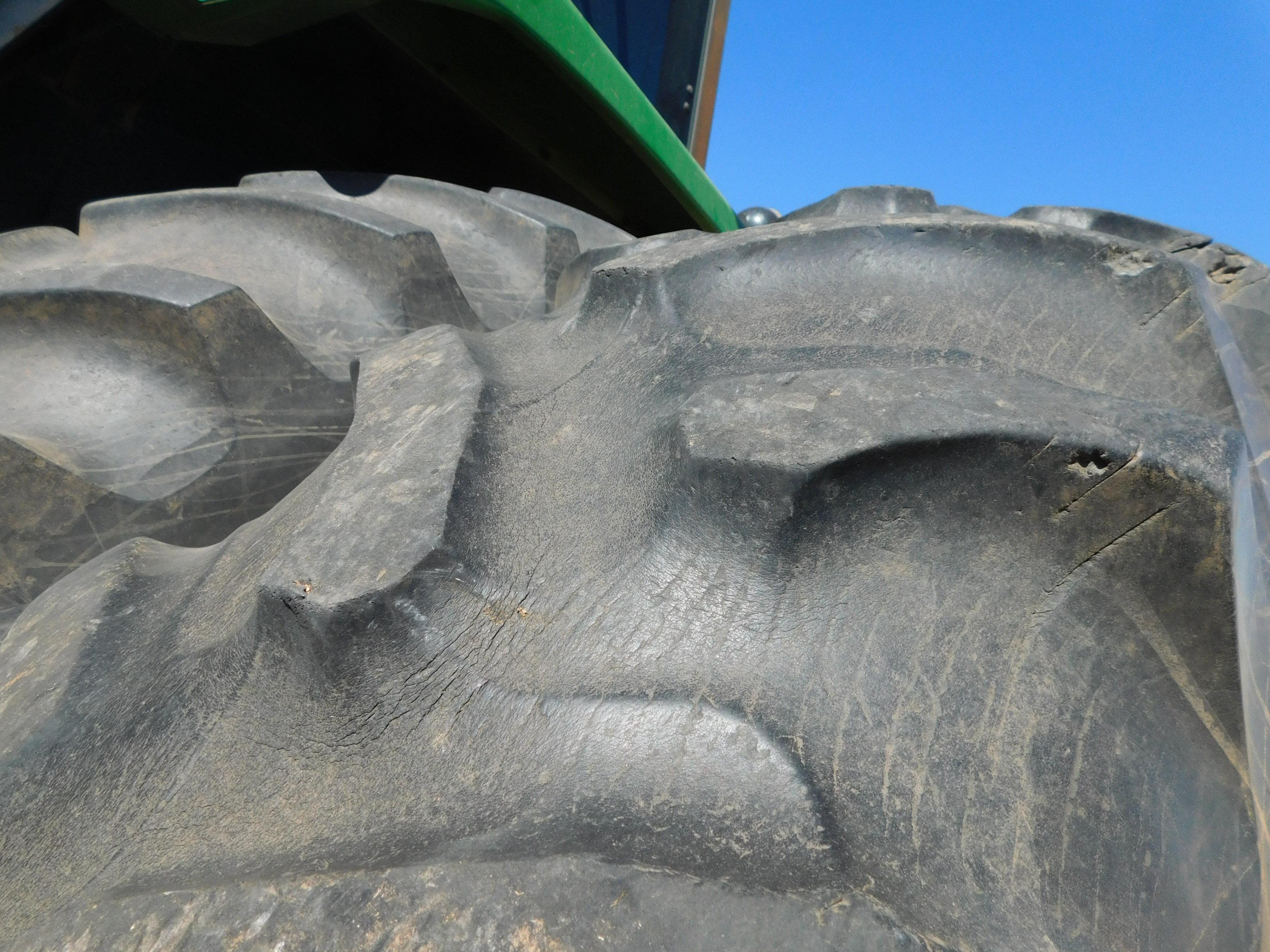 John Deere 4450 Tractor w/JD 158 Loader Bucket