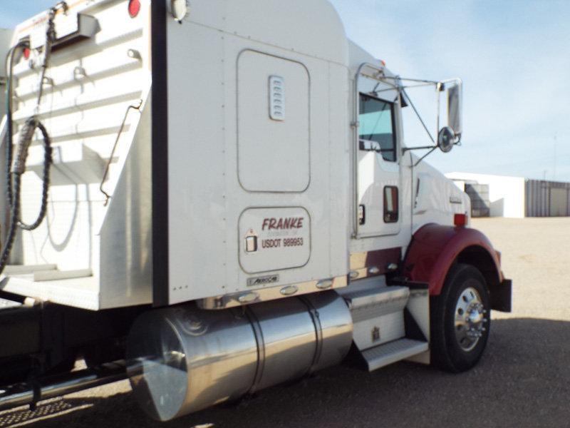 2005 White Kenworth T800 Truck