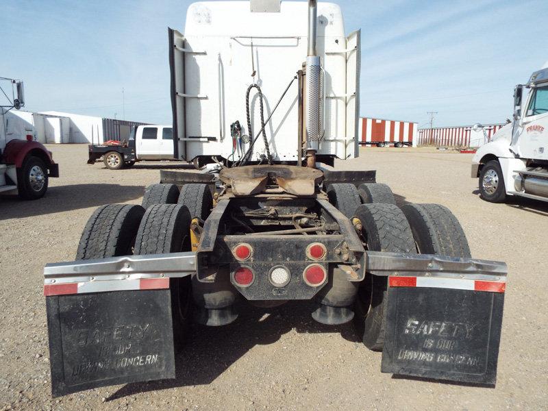 2003 White Freightliner Columbia Truck