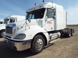 2003 White Freightliner Columbia Truck