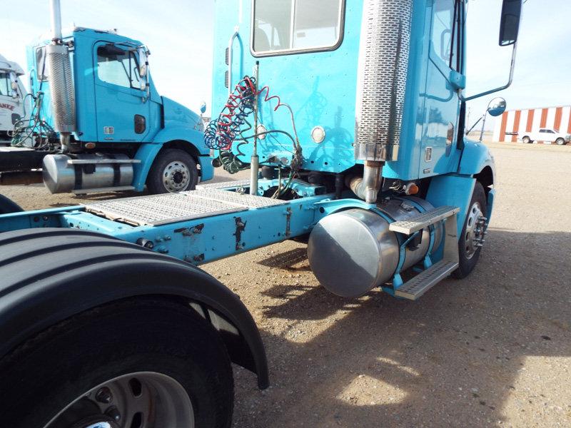 2007 Light  Blue Freightliner Columbia Truck