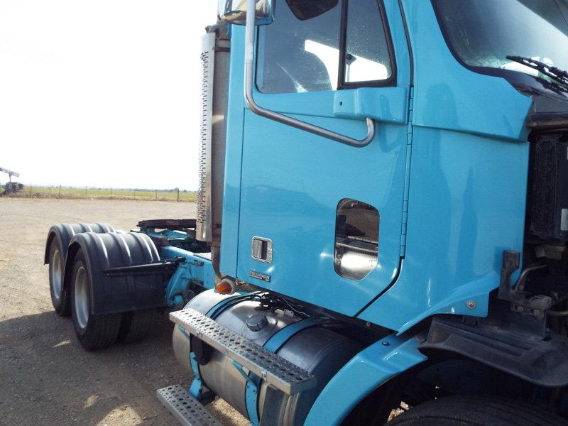 2007 Light  Blue Freightliner Columbia Truck