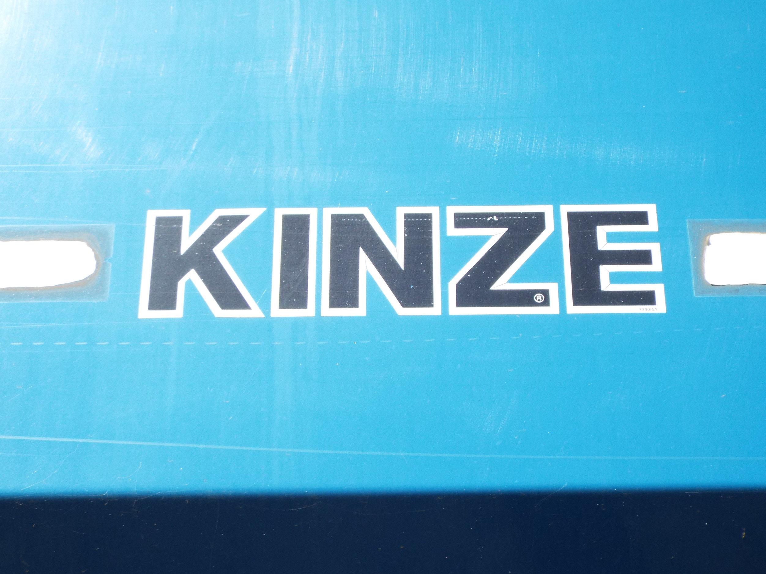 1040 Kinze Row Crop Grain Cart