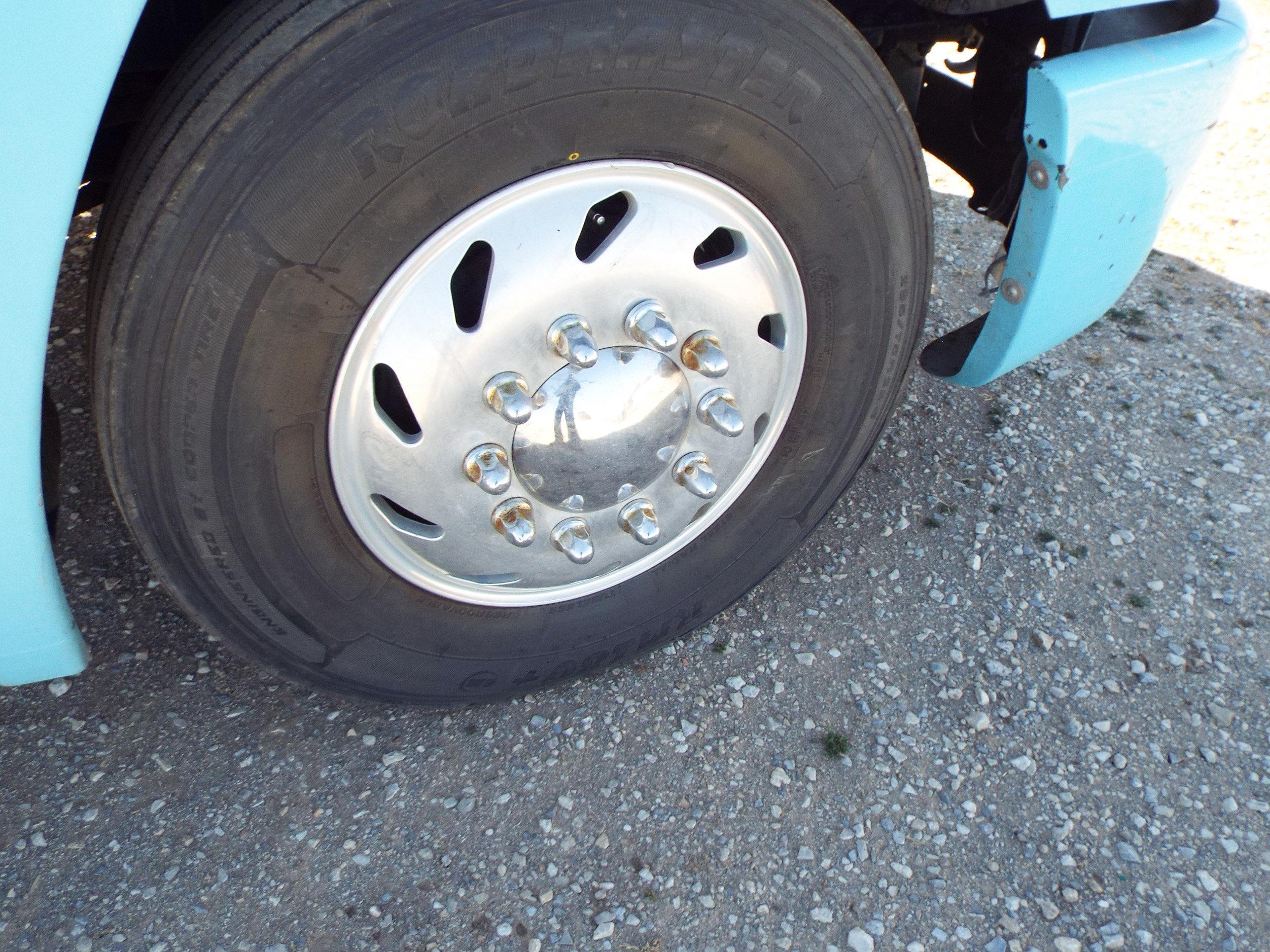 2006 Light  Blue Freightliner Columbia Truck