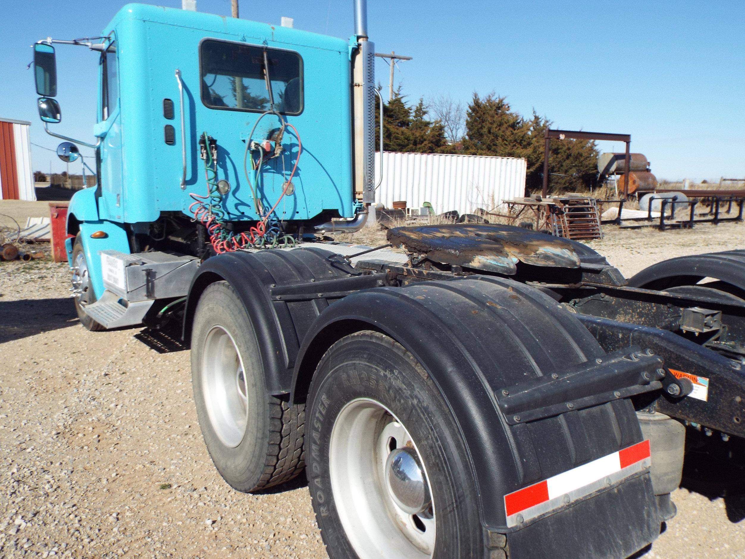 2006 Light  Blue Freightliner Columbia Truck