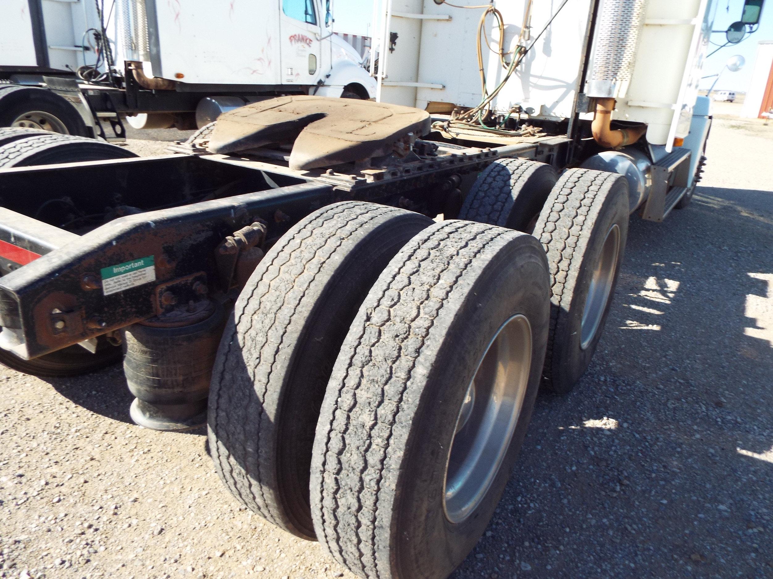 1998 White Freightliner Truck