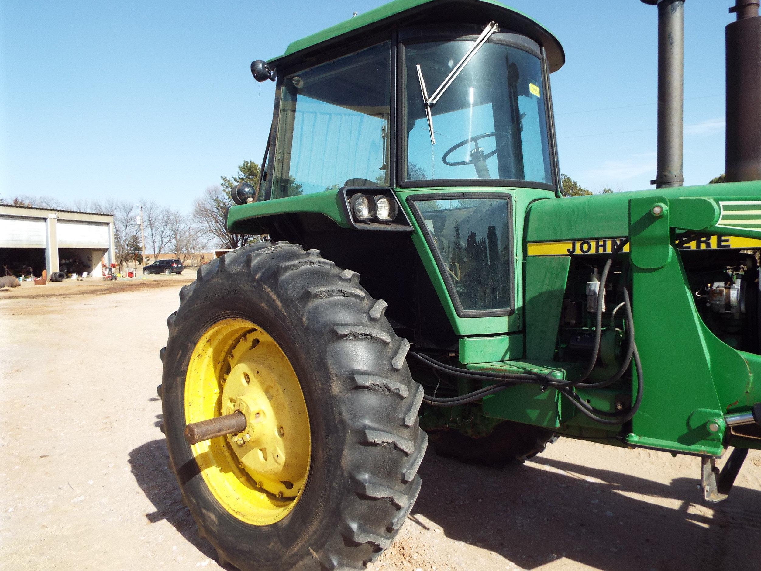 John Deere 4440 2W tractor, 9,426 hrs