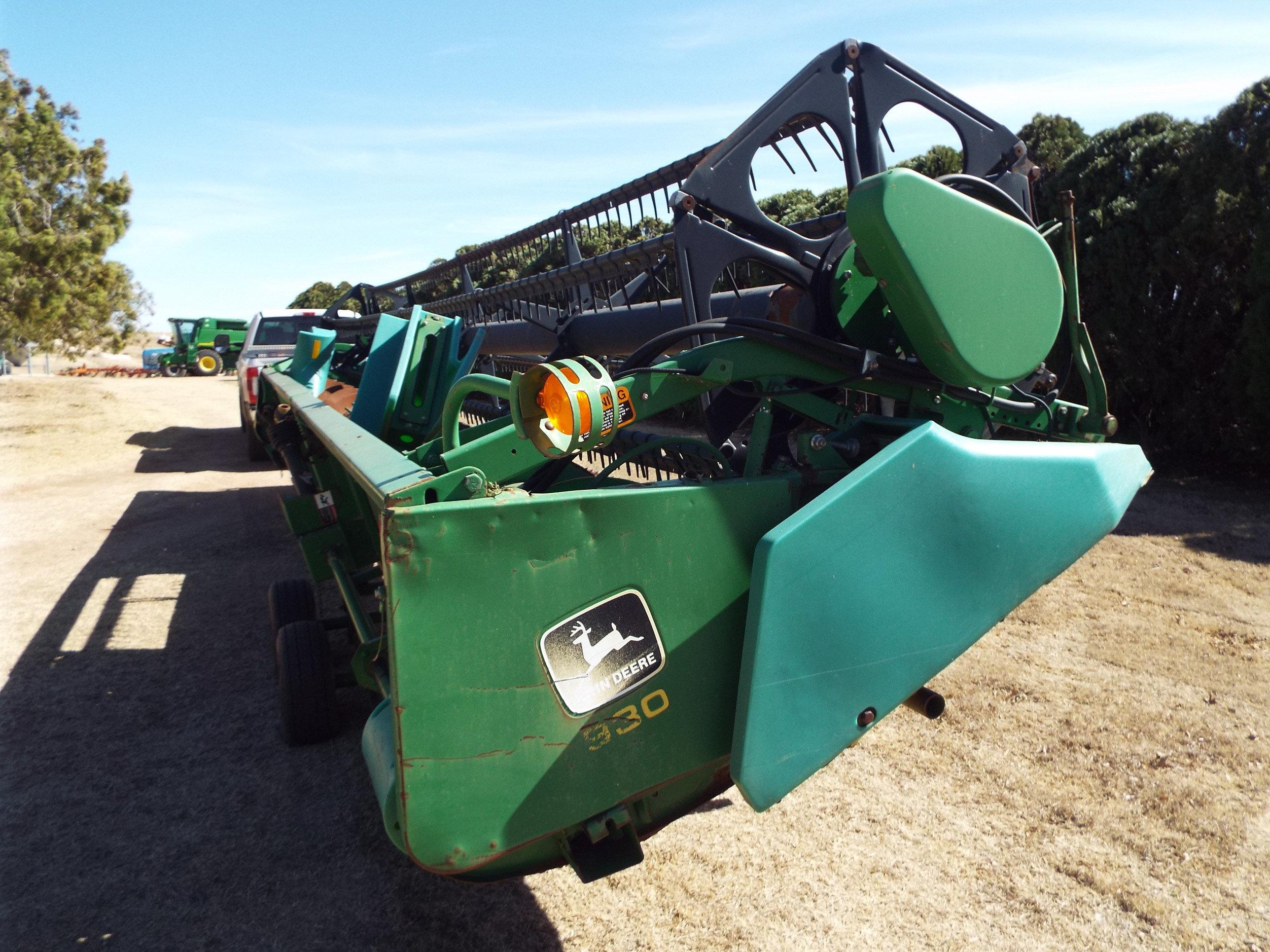 John Deere 930 platform header, 30'