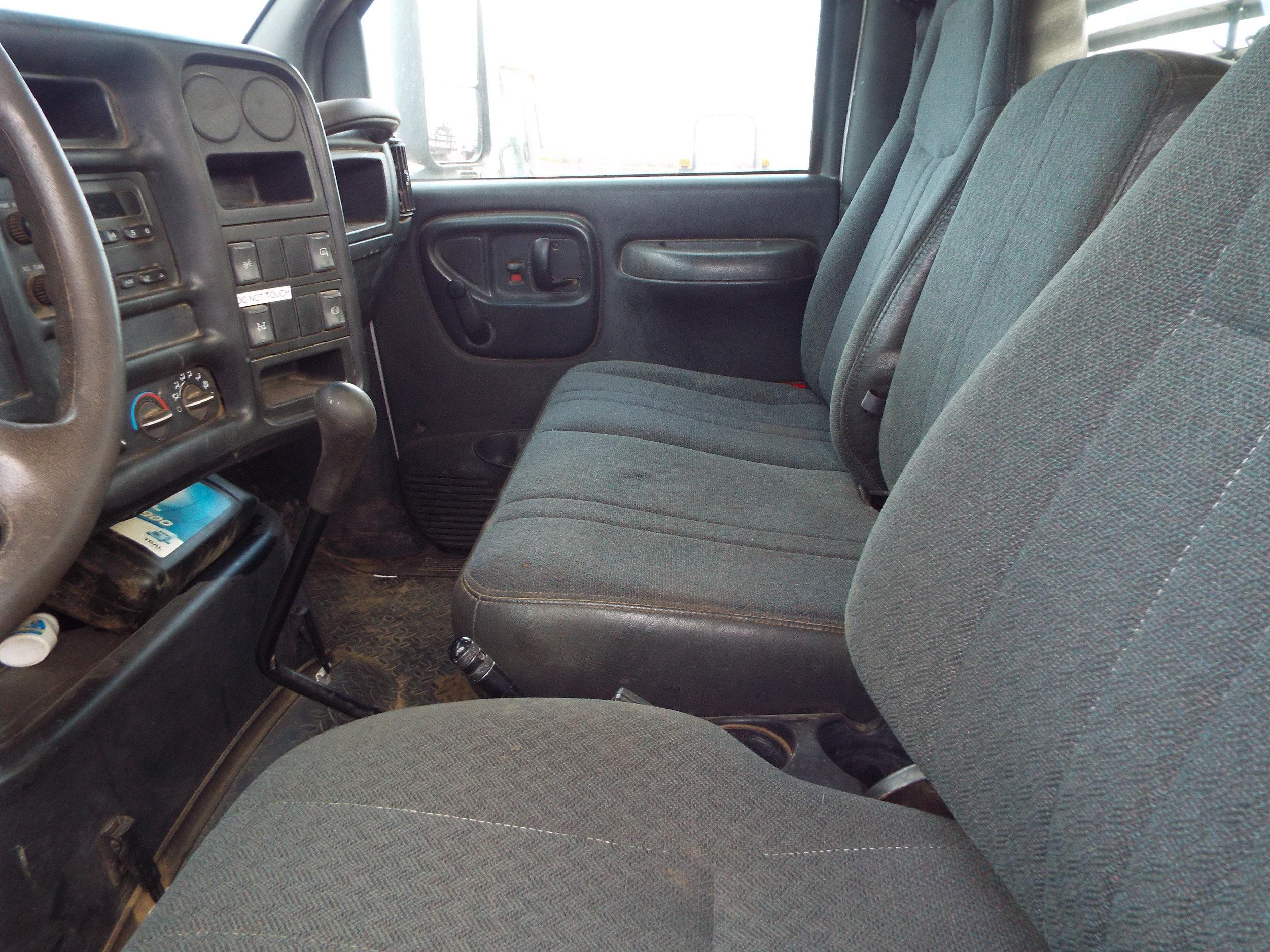 2006 GMC 2 ton, Truck