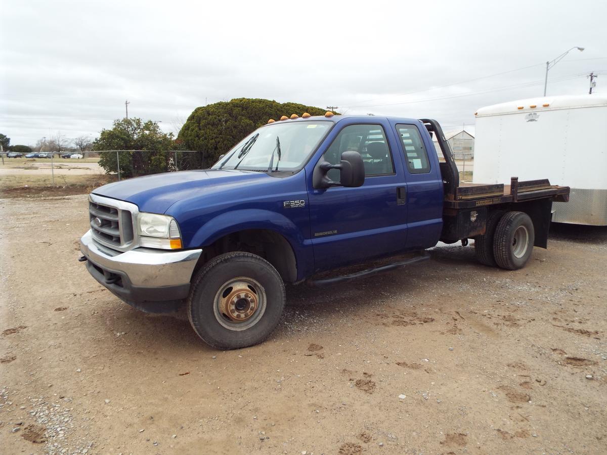 2003 Ford F-350 Club Cab truck