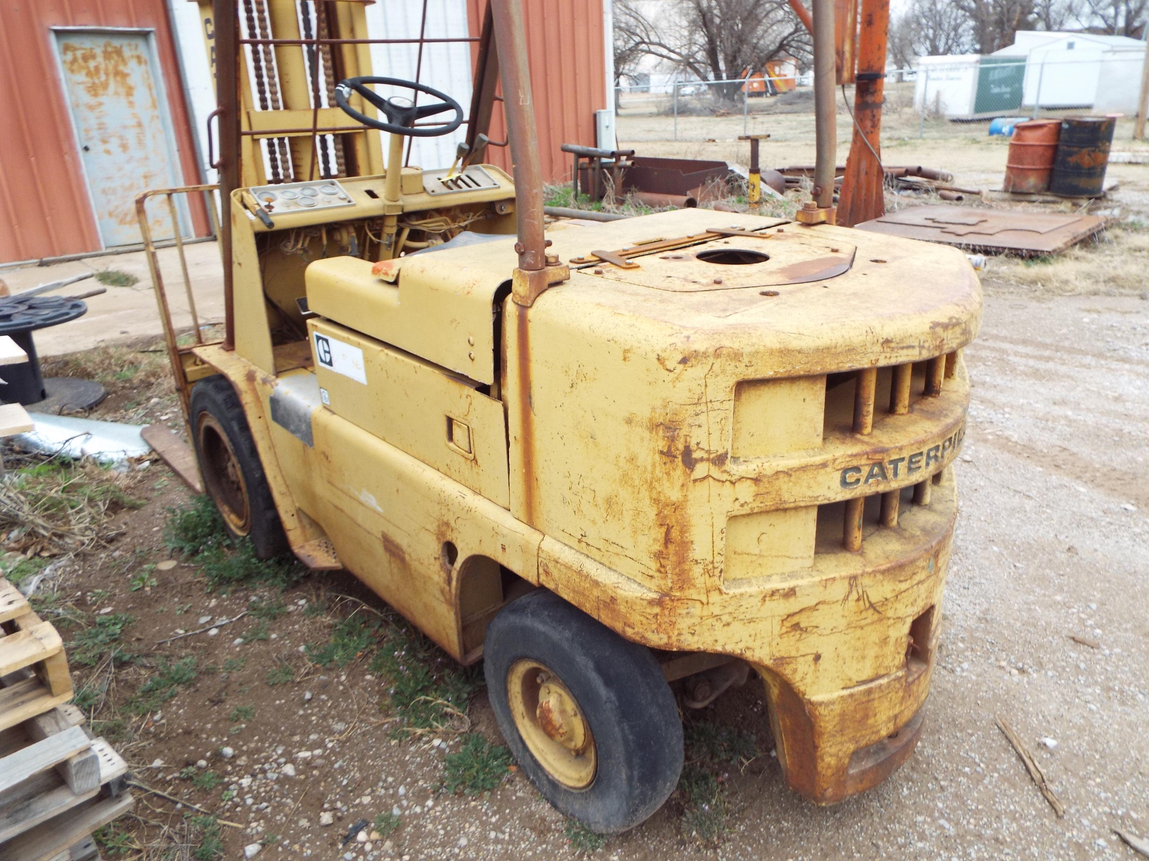 Caterpillar Forklift