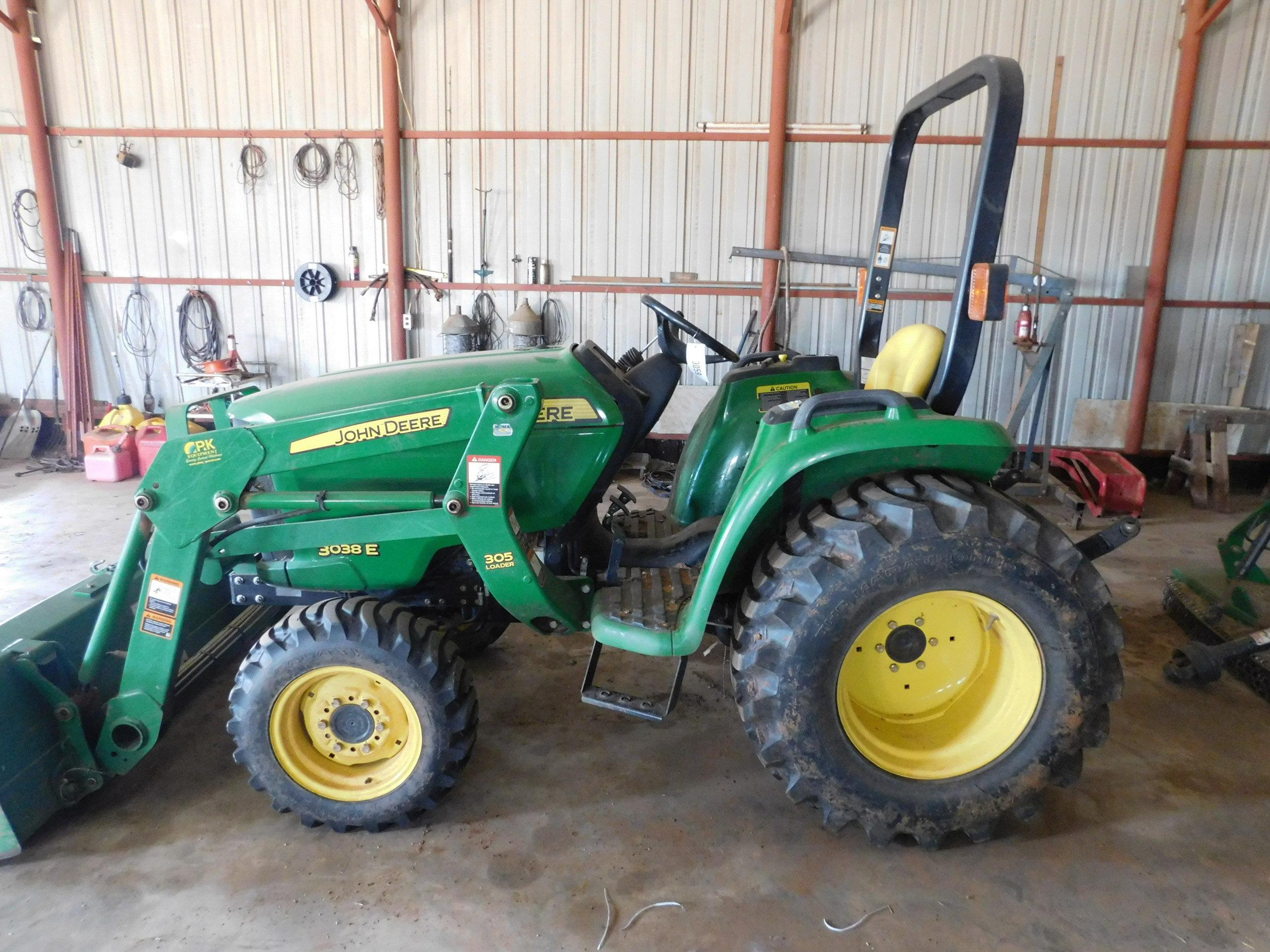 John Deere 3038E Tractor