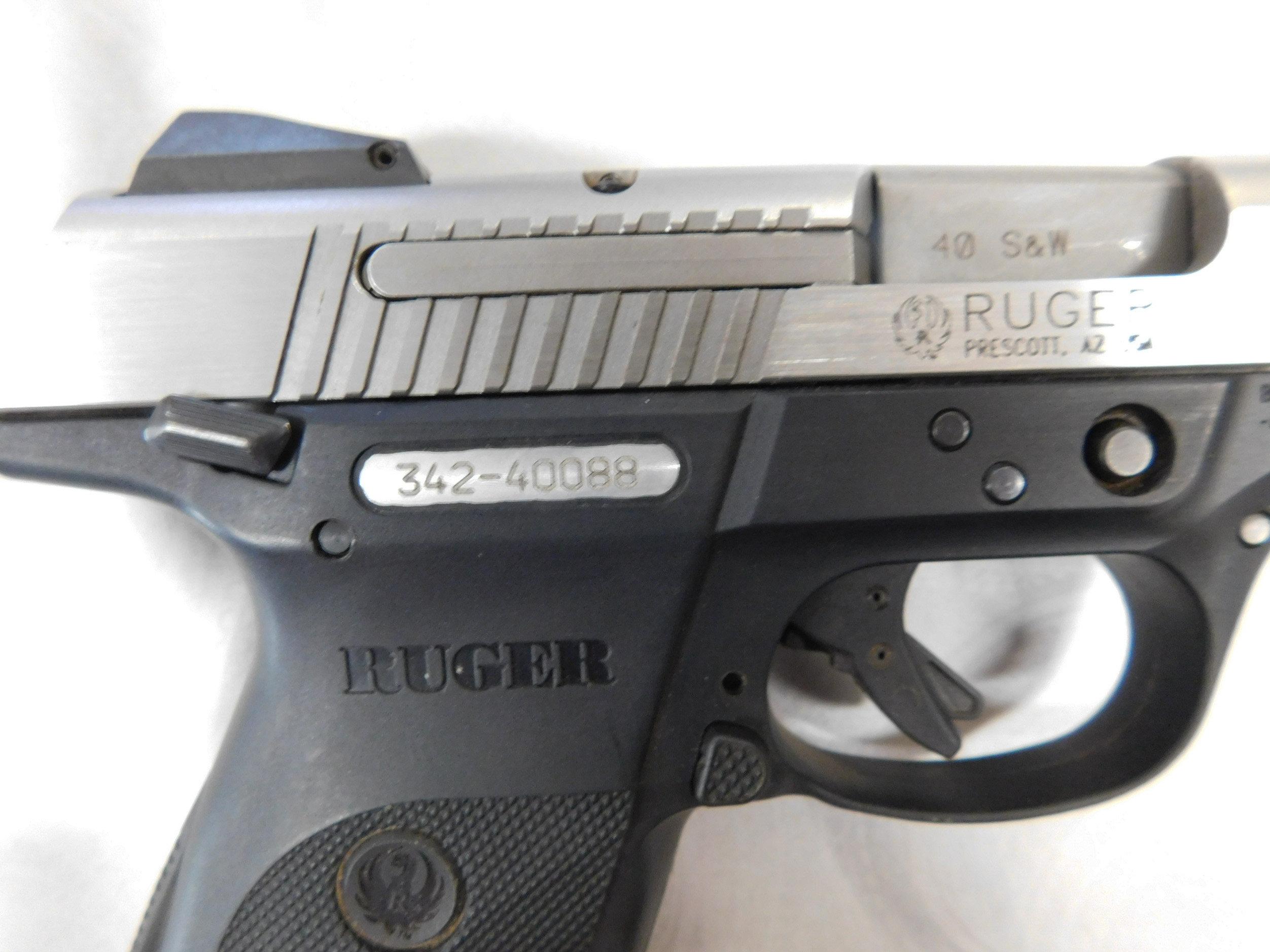 Ruger SR40 Semi Auto Pistol