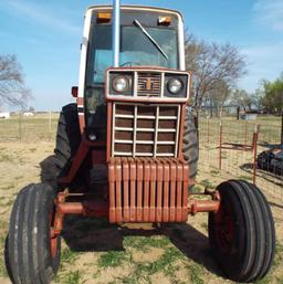 1086 International Tractor