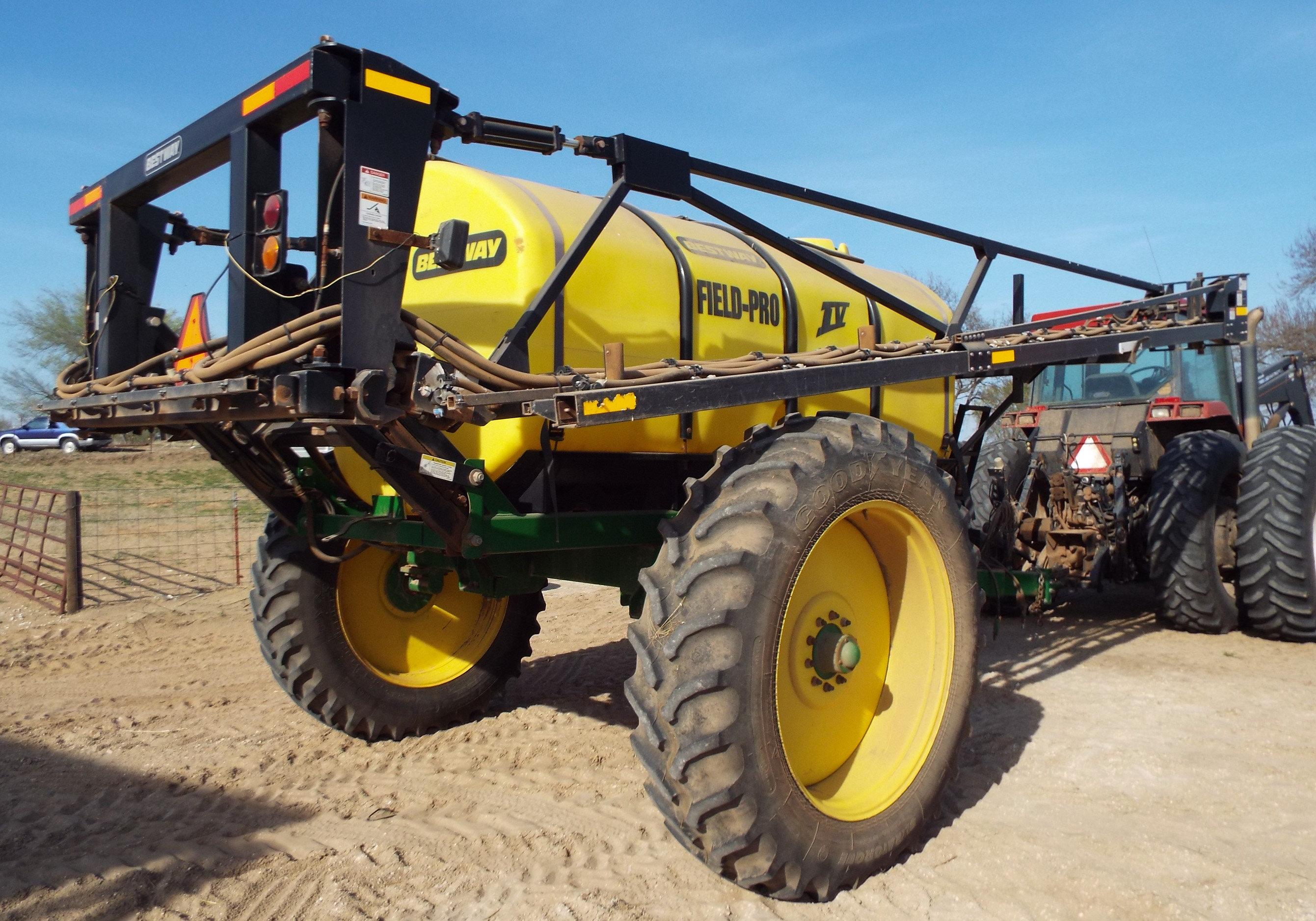 2010 1850 Bestway 90’ sprayer