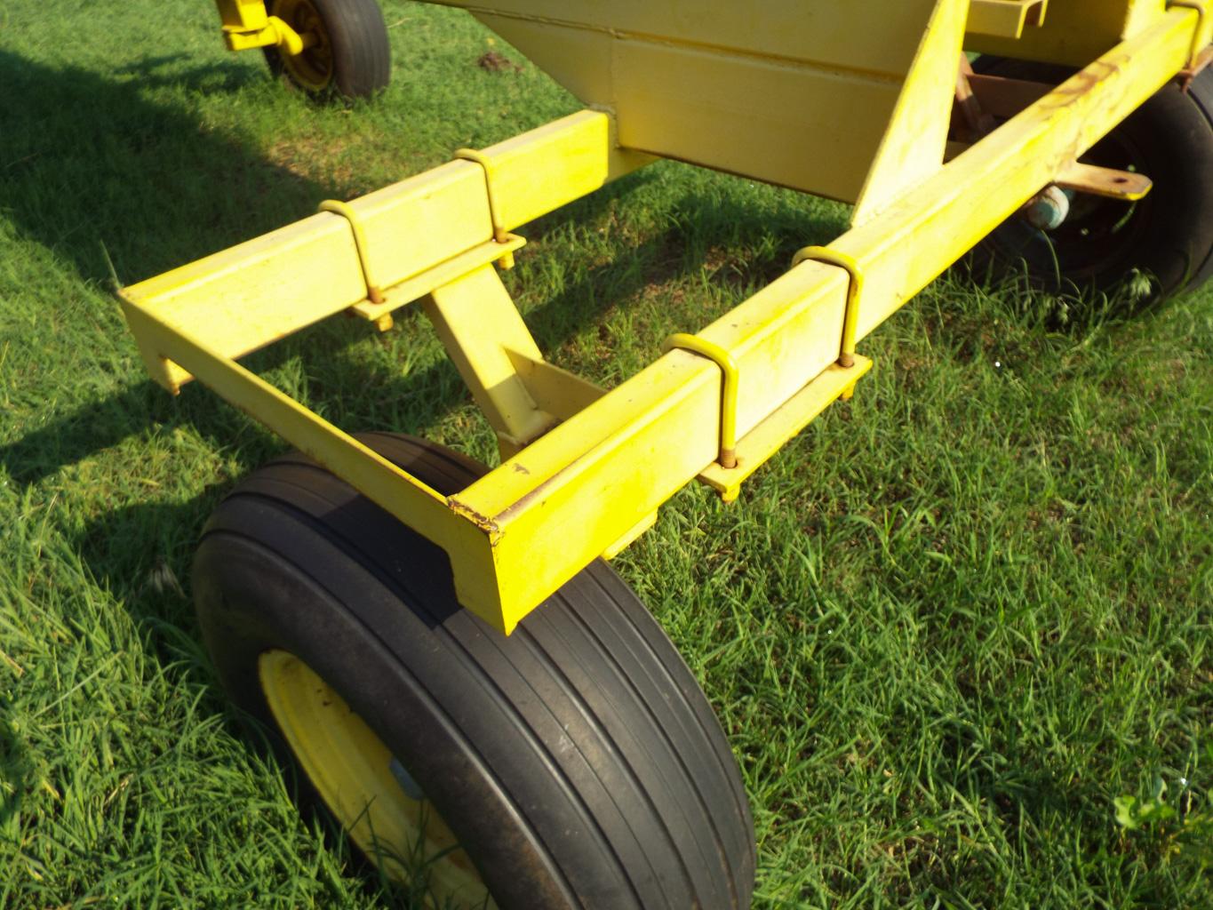 Anhydrous Trailer, with adjustable axles.
