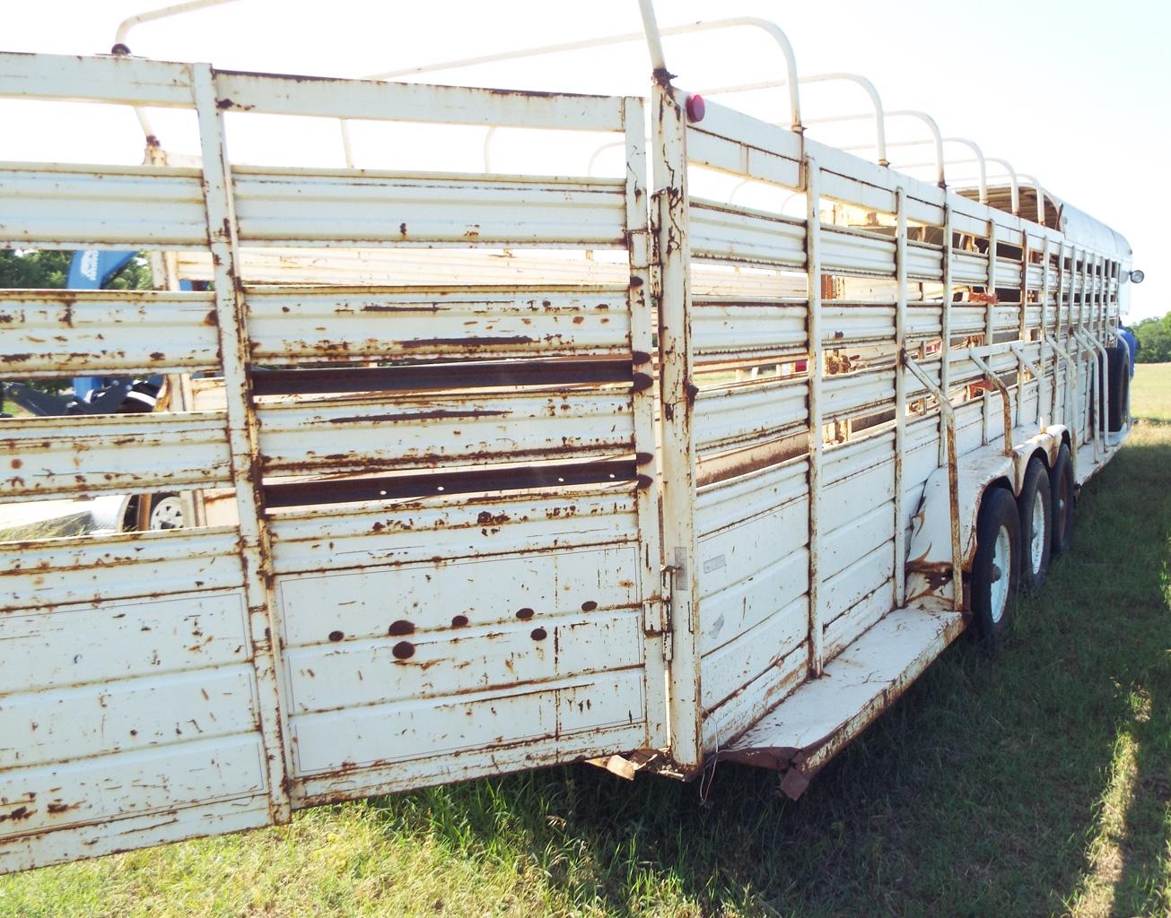 1989 W&W Stock Trailer