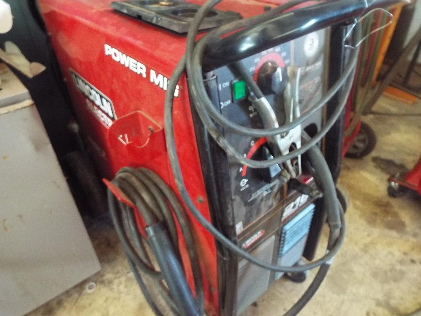 Lincoln 216 Maxtrac wire welder