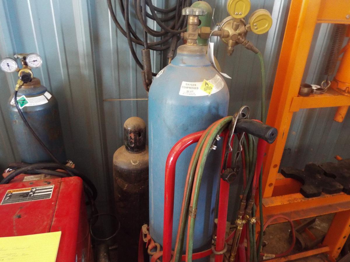 Acetylene torch and cart with extra oxygen bottle