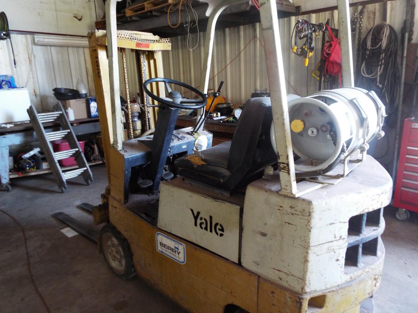 Yale GC030UAT071 fork lift, propane