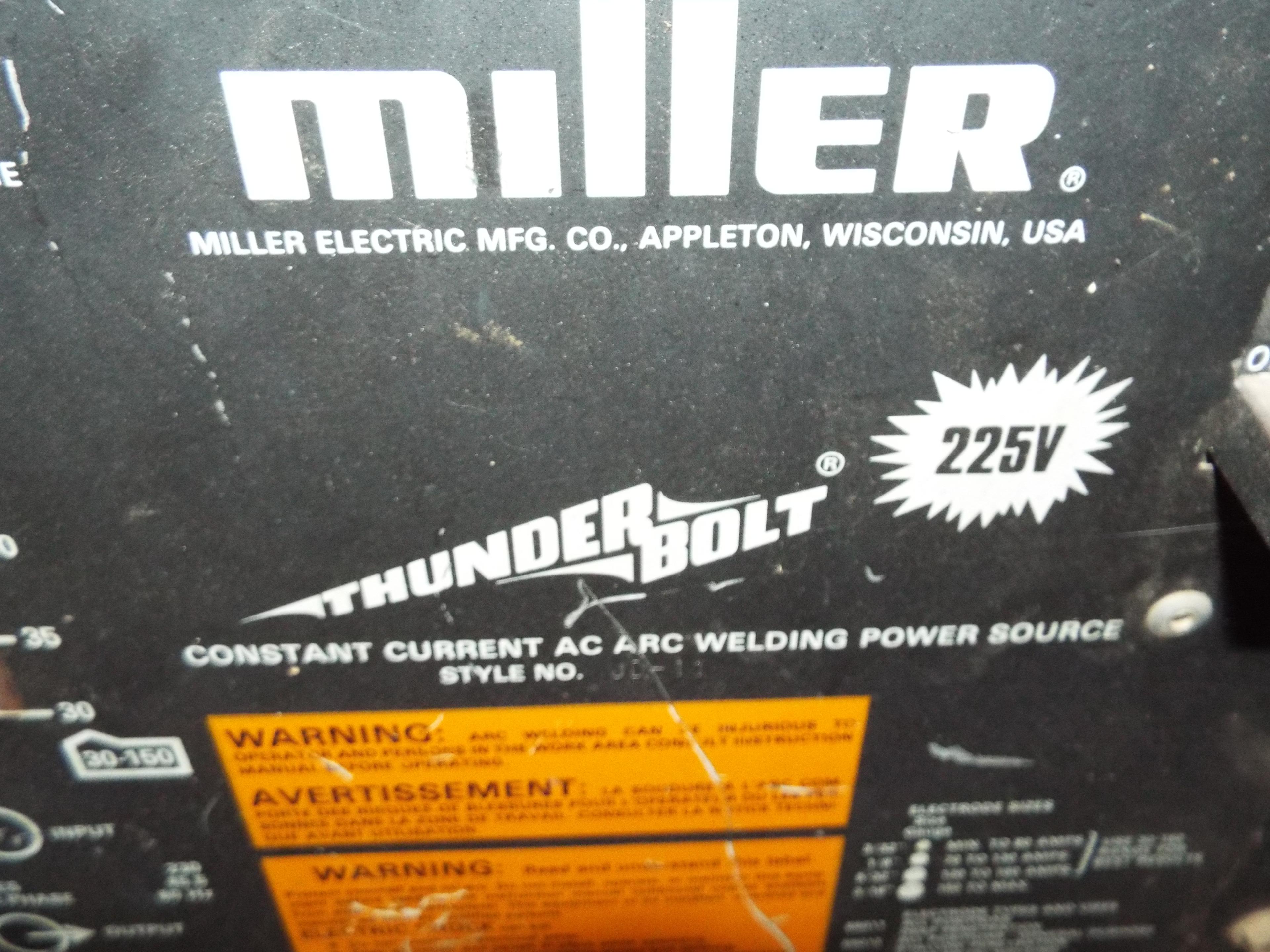 Miller Thunder Bolt 225v welder, no leads