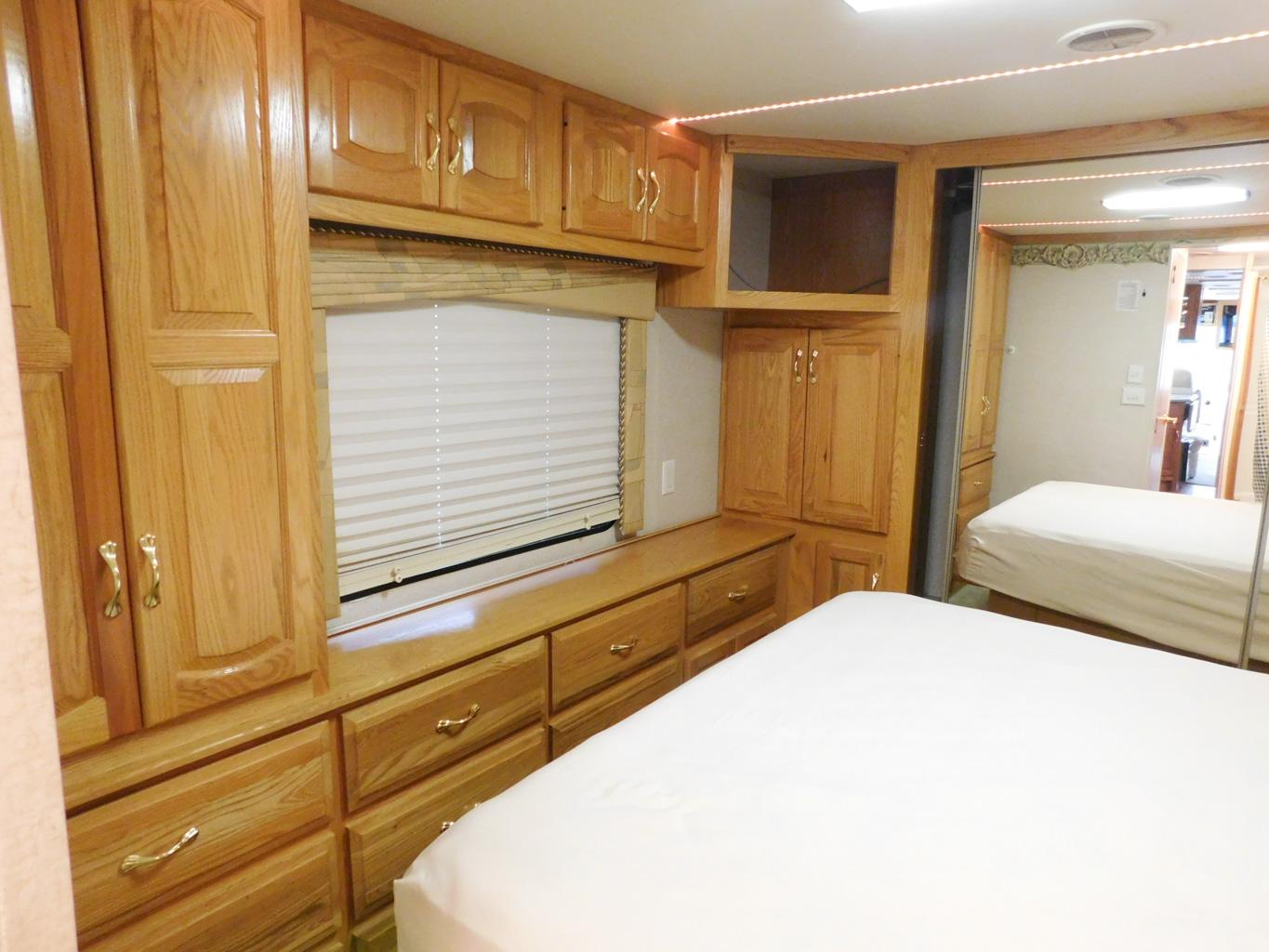 2000 40' Mountain Aire Motorhome by Newmar