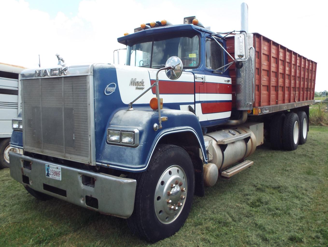 1988 Mack RW613 Grain Truck