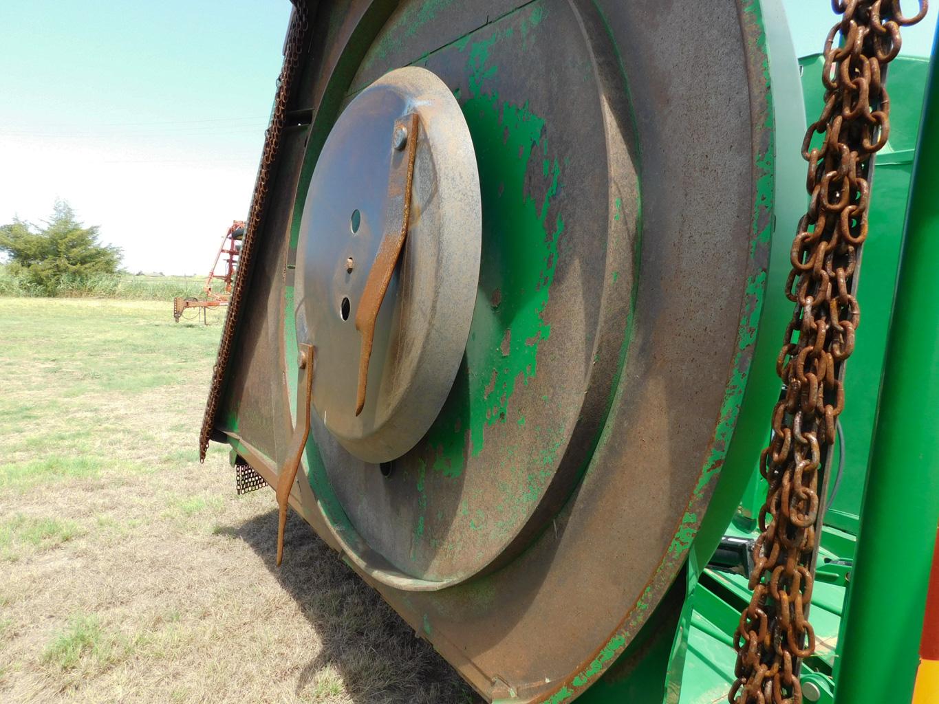 2003 John Deere CX20, 20' batwing shredder, 1000 pto