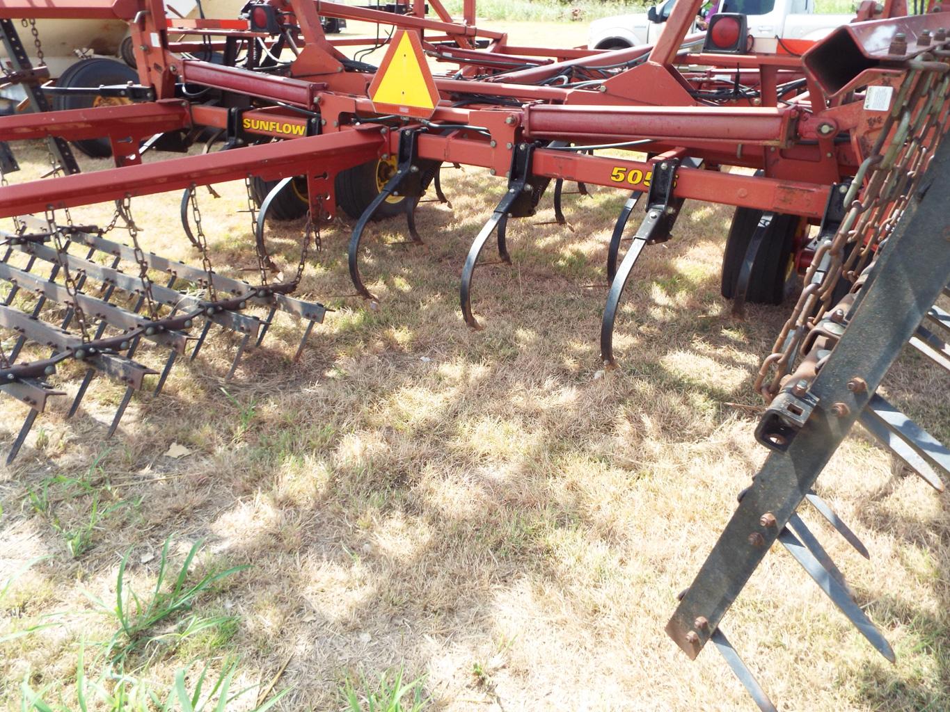 Sunflower model 5055-58 field cultivator