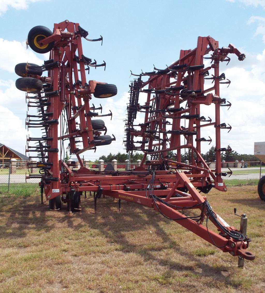 Sunflower model 5055-58 field cultivator