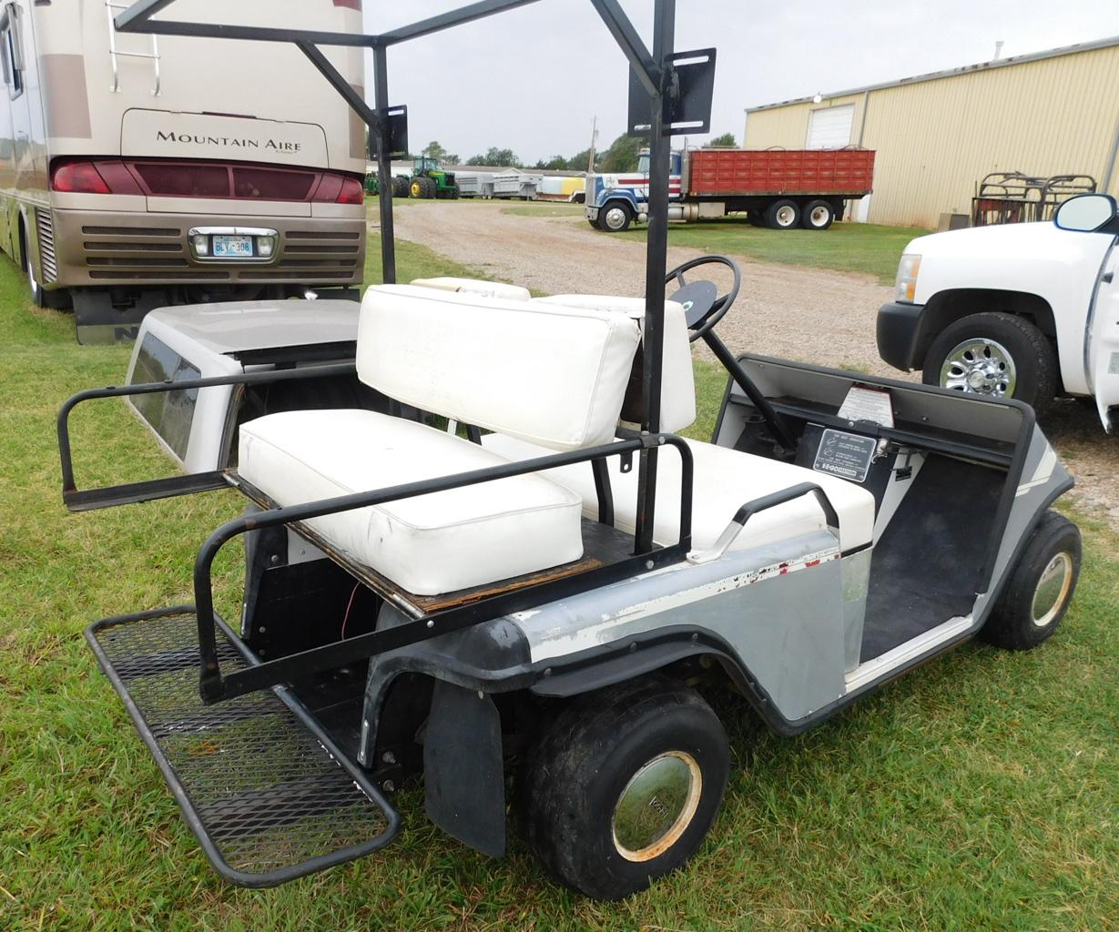 E-Z-GO Golf Cart w/Charger