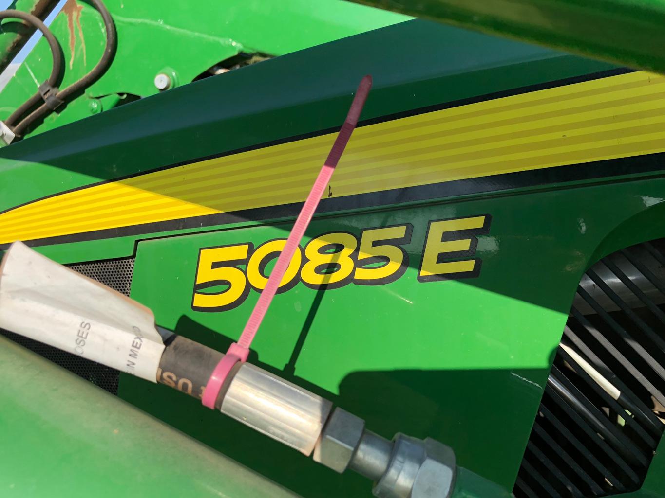 2014 John Deere 5083E, MFW tractor