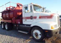 1993 Kenworth 600 Bobtail with vacuum tank,