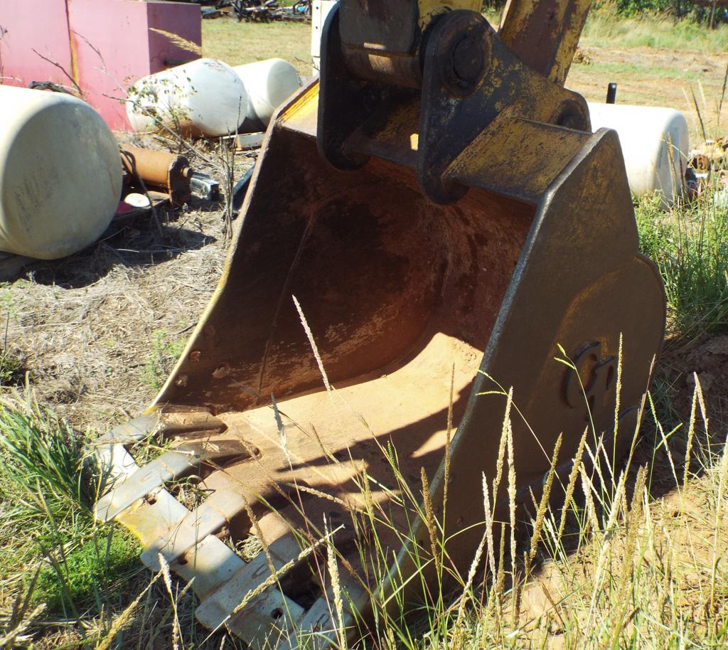 2006 John Deere 200C LC Excavator