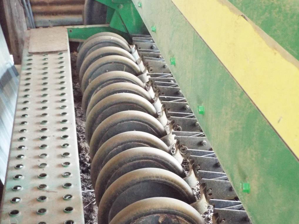 452 John Deere double disk drill