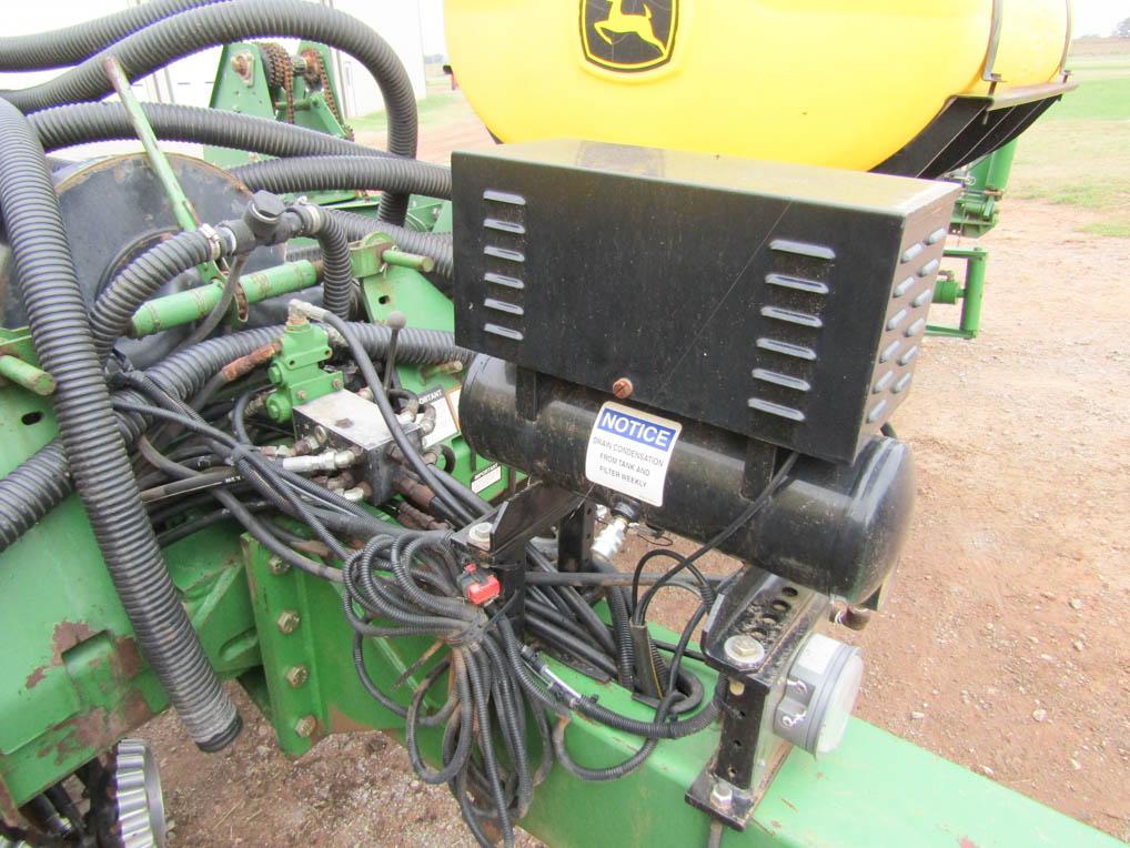 John Deere 1760 12 Row Planter