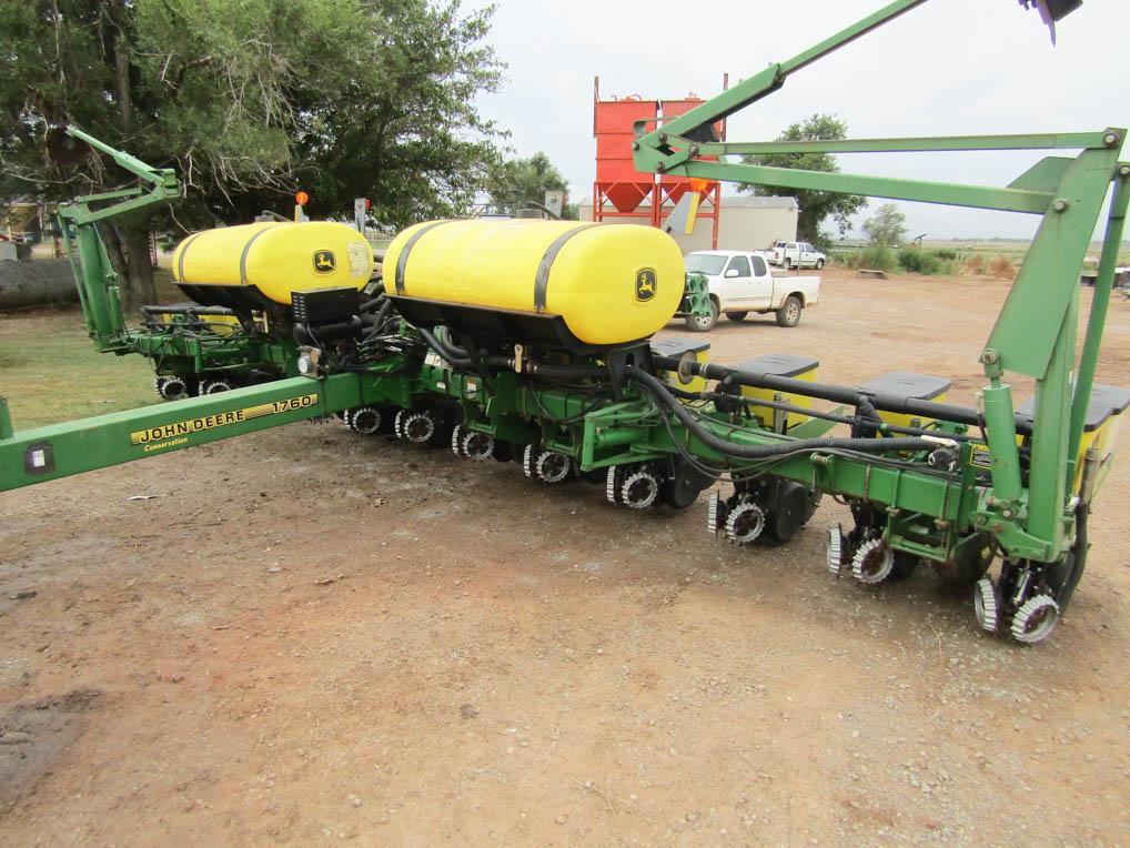 John Deere 1760 12 Row Planter