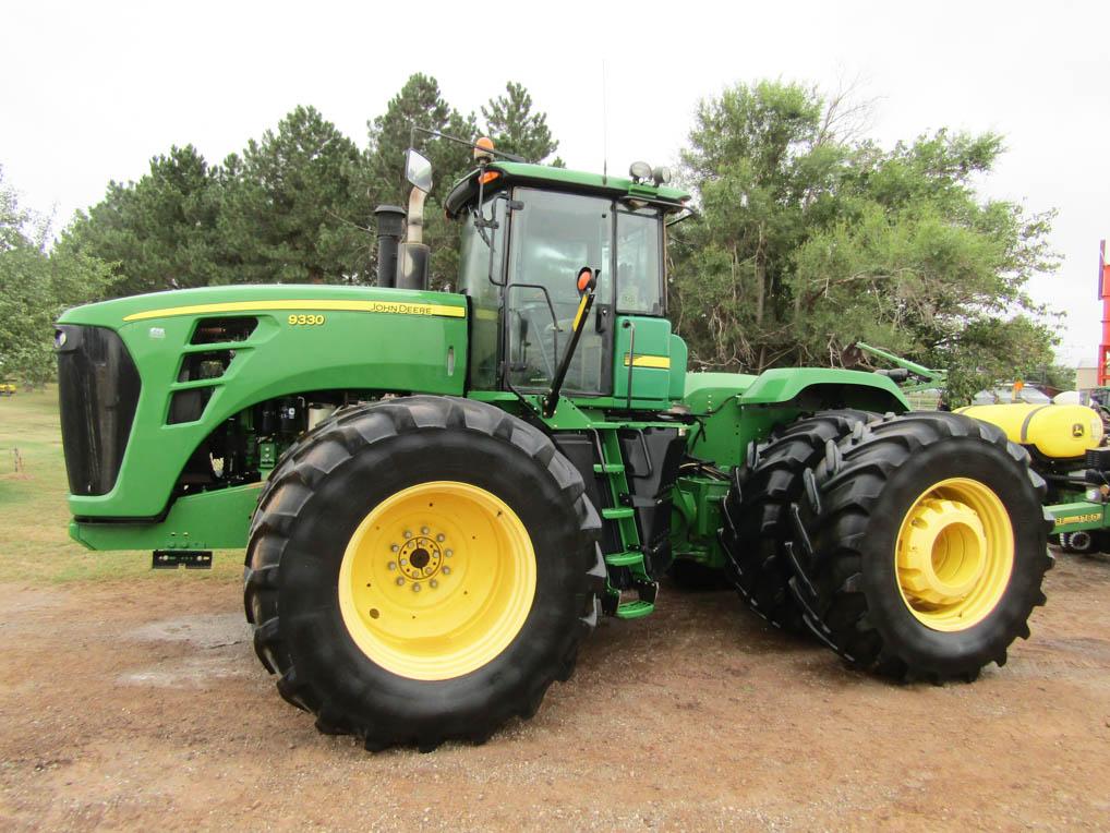 2009 John Deere 9330 4WD Tractor