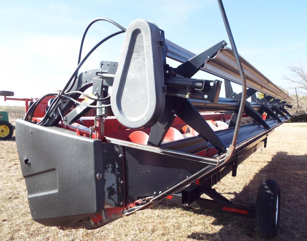 1010 Case-IH Header 25' w/bat reel