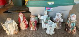 Lot of Ceramic Santa Claus